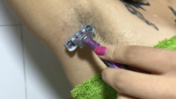 female armpit hair removal