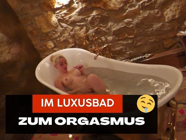 Orgasm in the luxury bathroom