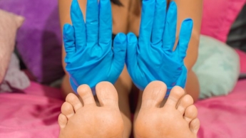 Rubber gloves pamper my feet