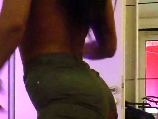 Ripped crotch so in and up with it – Sexy Lady in her green Push Up High Waist Skinny Jean