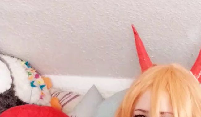 Young cosplayer fingers herself hard until orgasm