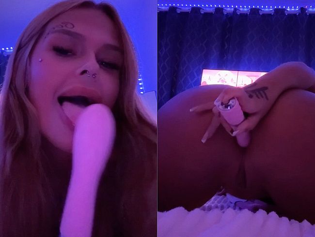 Russian teen does anal sex herself